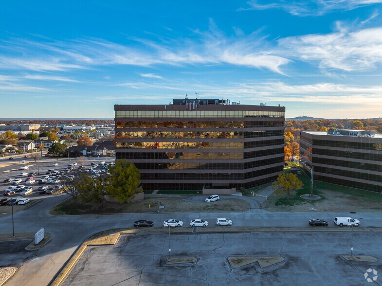 More Photos Of 7666 E 61st St, Tulsa Office For Sale