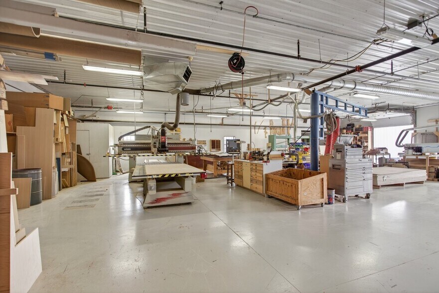 More Photos Of 641 Acorn Dr, Harrisonburg Manufacturing For Sale