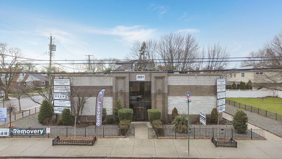 More Photos Of 2691 Hylan Blvd, Staten Island Medical For Lease