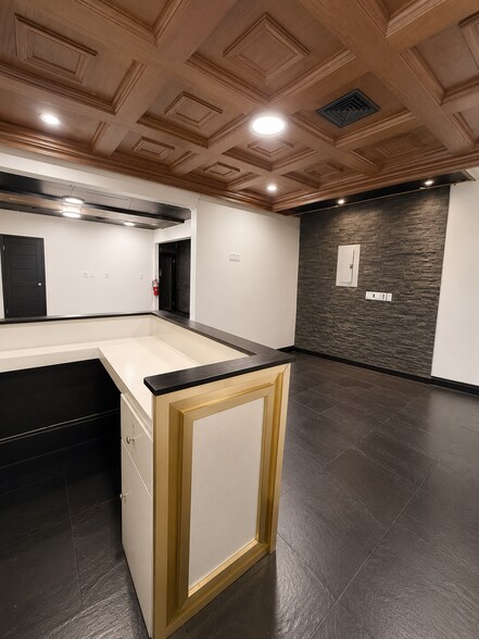 More Photos Of 133-42 37th Ave, Flushing Storefront Retail Office For Lease