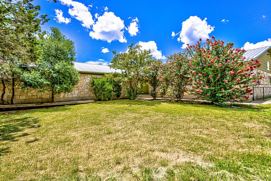 More Photos Of 45 La Buena Vista Dr, Wimberley Schools For Sale