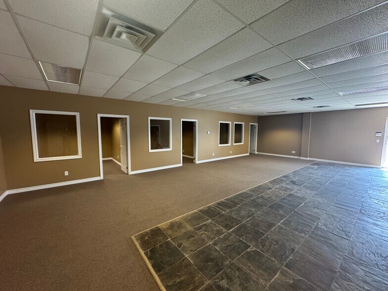 More Photos Of 121 Jason St, Owen Sound Warehouse For Lease