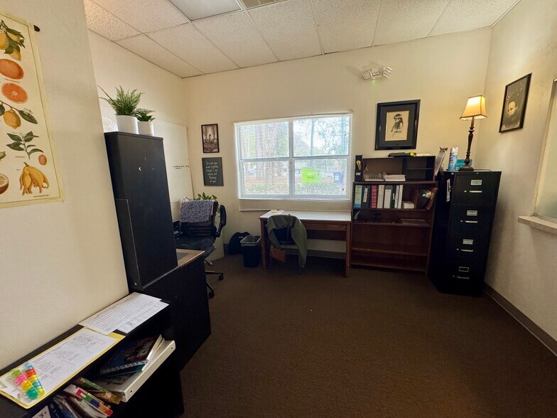 More Photos Of 7731 Newberry Rd, Gainesville Flex For Lease