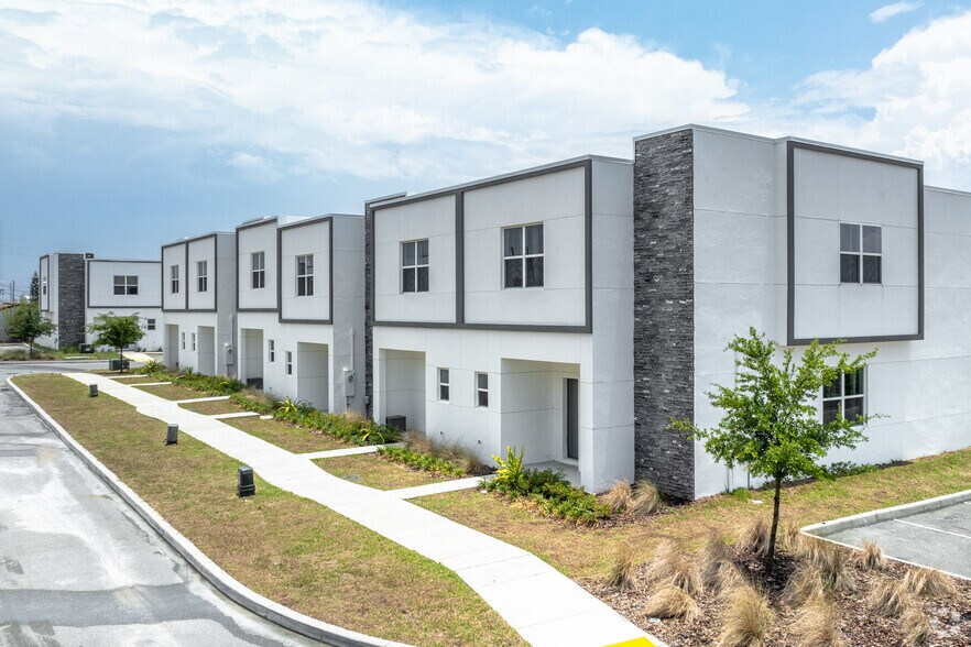 More Photos Of 7530 Osceola Polk Line Rd, Davenport Apartments For Sale