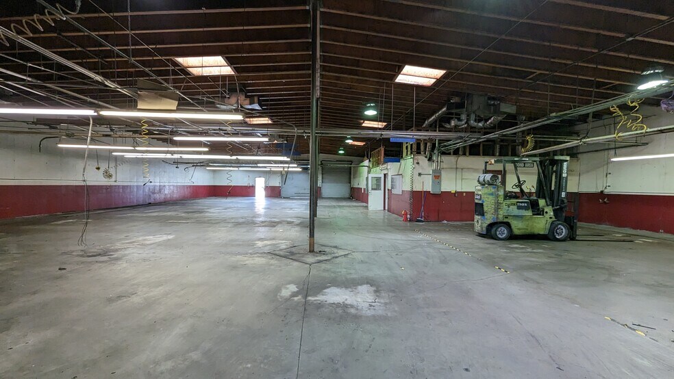 More Photos Of 6131 Quail Valley Ct, Riverside Manufacturing For Lease
