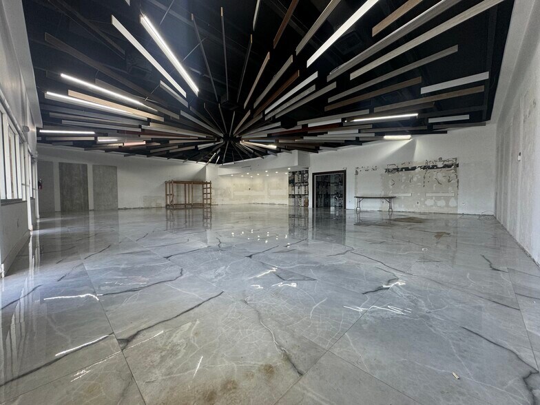 More Photos Of 1870 NE 163rd St, Miami Storefront Retail Office For Lease