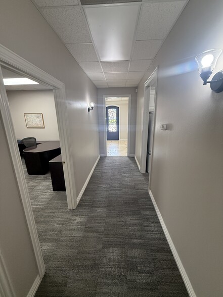 More Photos Of 1316 Village Creek Dr, Plano Office For Lease