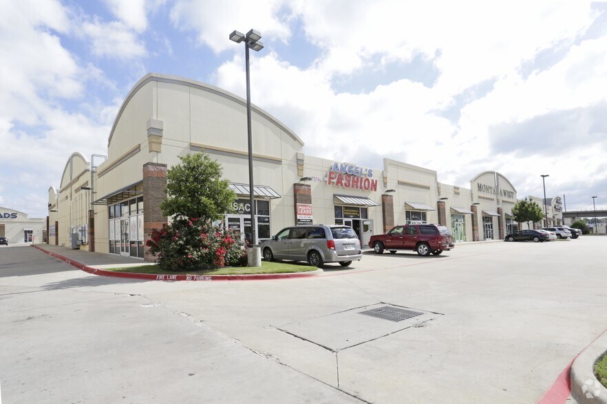 More Photos Of 11536 Harry Hines Blvd, Dallas General Retail For Sale