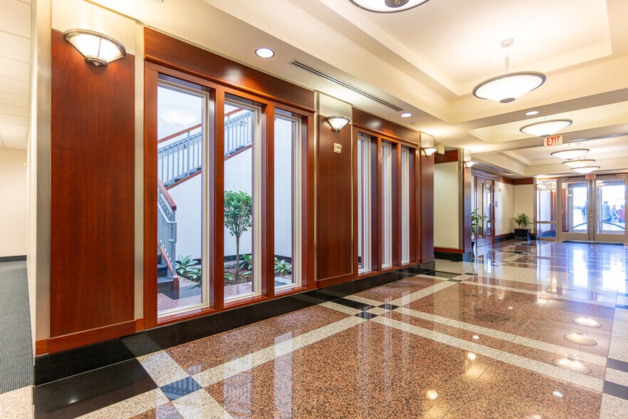 More Photos Of 7001 Heritage Village Plz, Gainesville Office For Lease