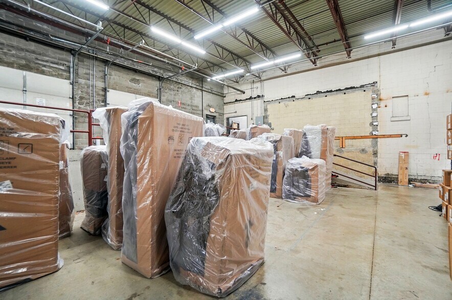 More Photos Of 50 Eswin St, Cincinnati Freestanding For Sale