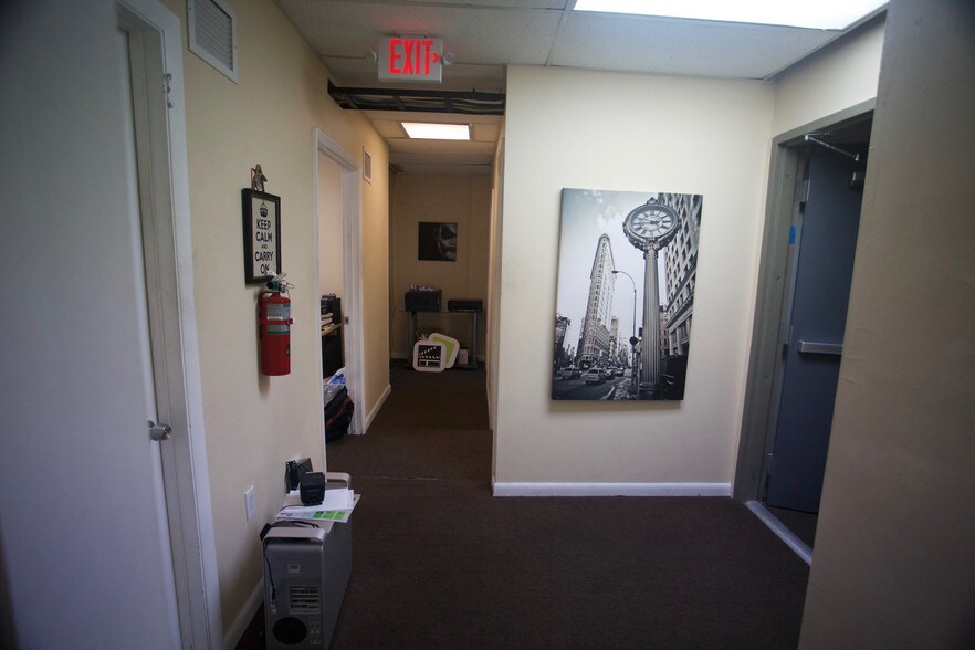 More Photos Of 7311-7323 NW 12th St, Miami Light Distribution For Sale