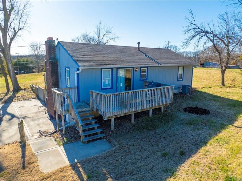 More Photos Of 13612 Stillwell Rd, Bonner Springs Auto Salvage Facility For Sale