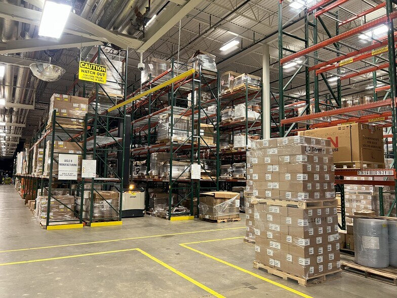 More Photos Of 8800 Line Ave, Shreveport Research And Development For Sale