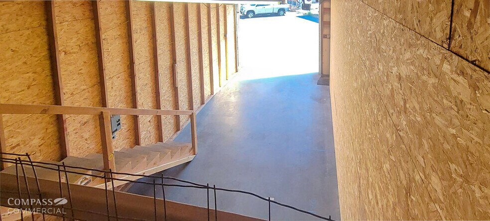 More Photos Of 20580 Painters Ct, Bend Industrial For Lease