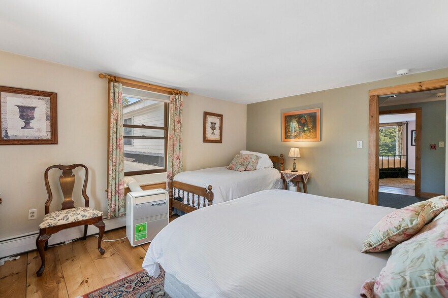 More Photos Of 32 Maple St, Andover Hospitality For Sale