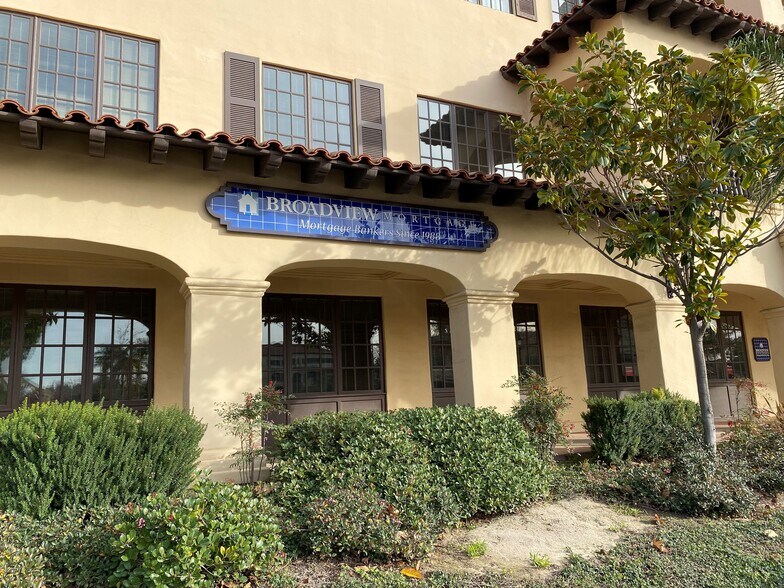 More Photos Of 771 E Daily Dr, Camarillo Medical For Lease