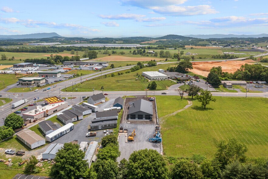 More Photos Of 815 N Main St, Mount Crawford Auto Repair For Sale