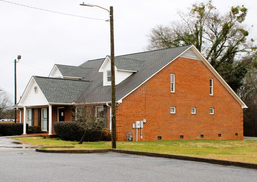 More Photos Of 280 General Daniel Ave N, Danielsville Medical For Lease