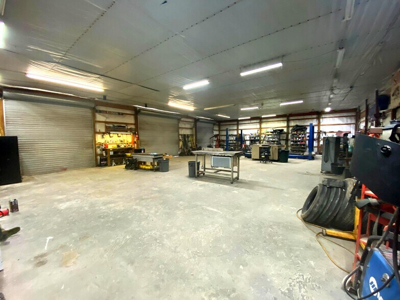 More Photos Of 77091 US Highway 278, Blountsville Warehouse For Sale