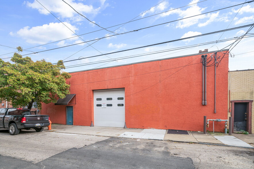 Primary Photo Of 2969 Salmon, Philadelphia Office For Sale