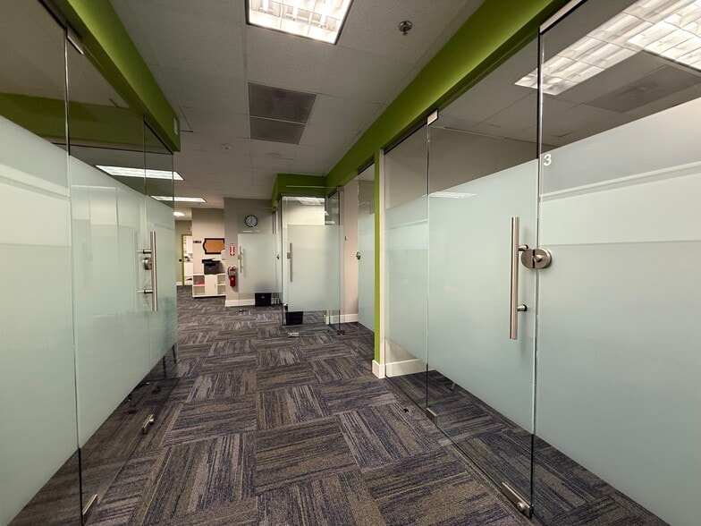 More Photos Of 3800 Camp Creek Pky, Atlanta Light Distribution For Lease