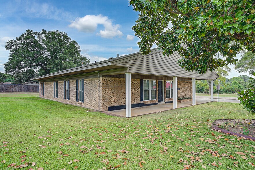 More Photos Of 1015 E 35th St, Texarkana Medical For Sale