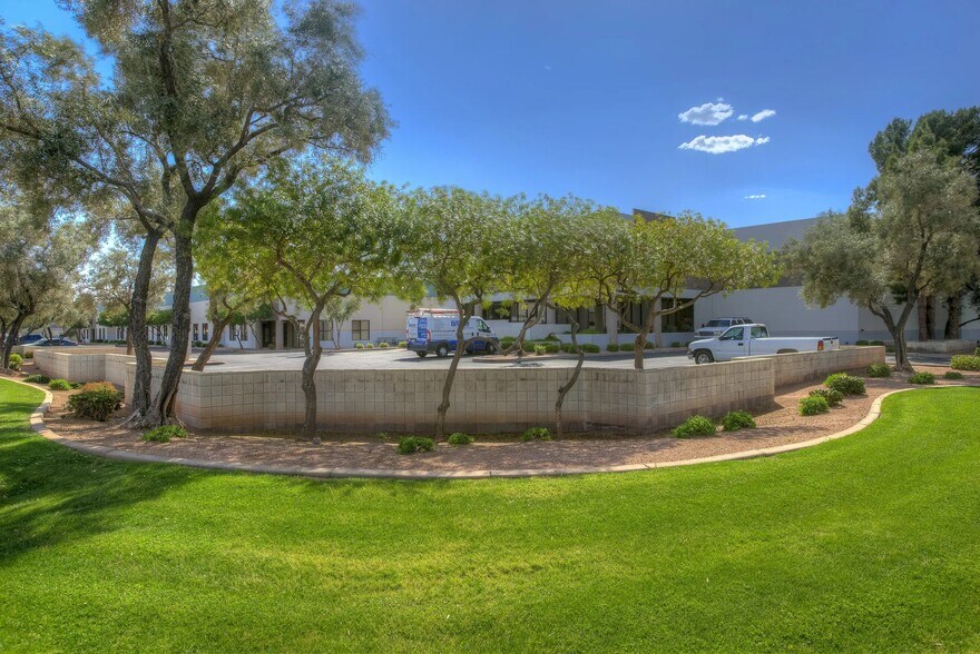 More Photos Of 1750 S Los Feliz Dr, Tempe Distribution For Lease