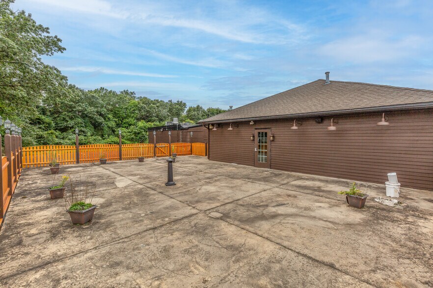 More Photos Of 332 Farnum Pike, Smithfield Restaurant For Sale