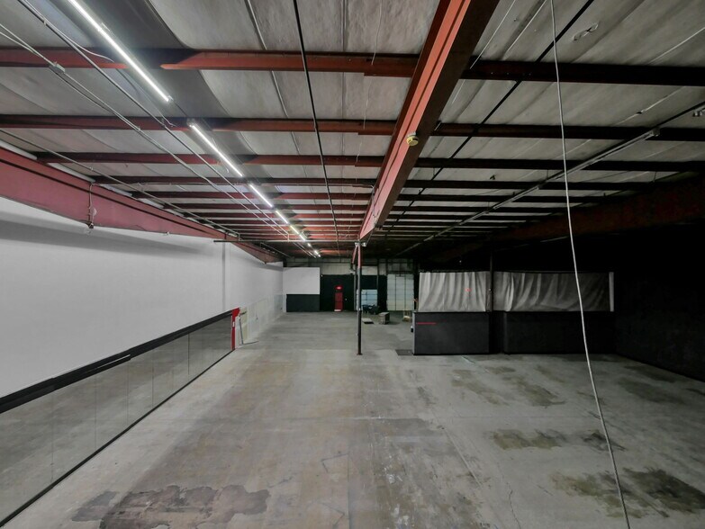 More Photos Of 5075-5095 Westerville Rd, Columbus Warehouse For Lease