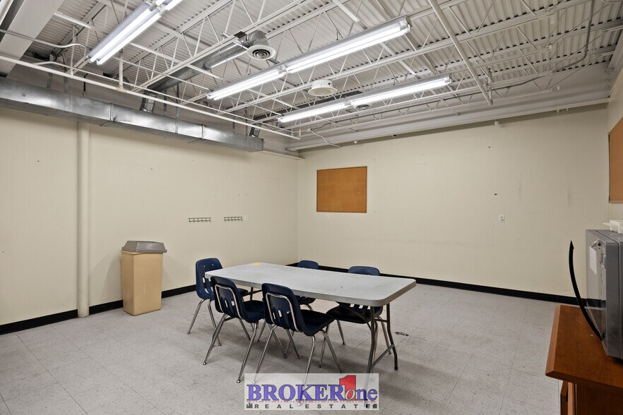 More Photos Of 2135 E 12th St, Casper Unknown For Lease