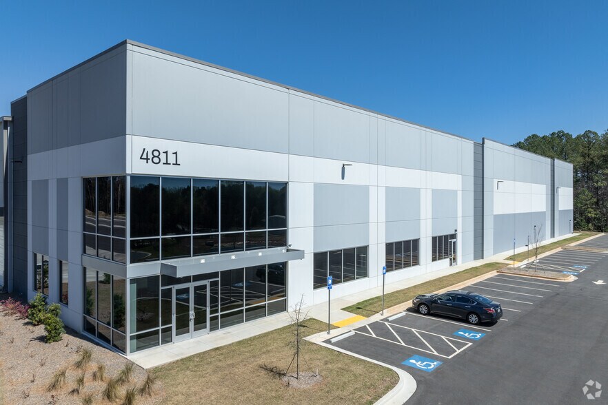 Primary Photo Of 4811 Flat Shoals Rd, Union City Distribution For Lease