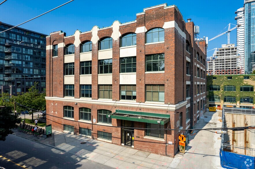 More Photos Of 495-517 Wellington St W, Toronto Loft Creative Space For Lease