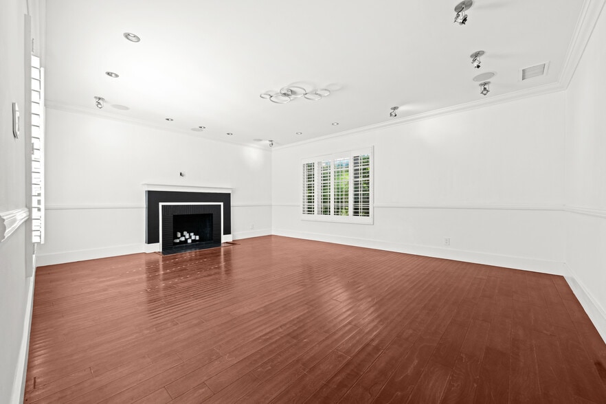 More Photos Of 803 S Sycamore Ave, Los Angeles Multifamily For Sale