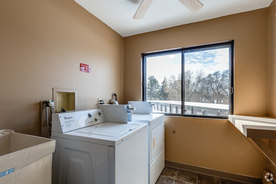 More Photos Of 2050 7th Ave E, North Saint Paul Apartments For Sale