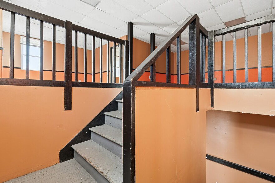 More Photos Of 8 W Olive St, Scranton Office For Sale