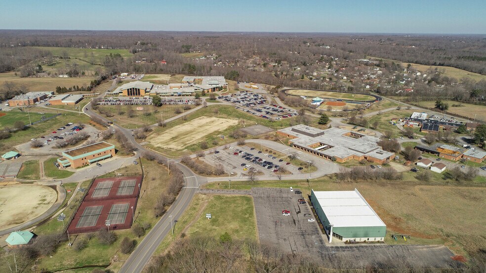 More Photos Of 508 Henslee Dr, Dickson Service Station For Sale