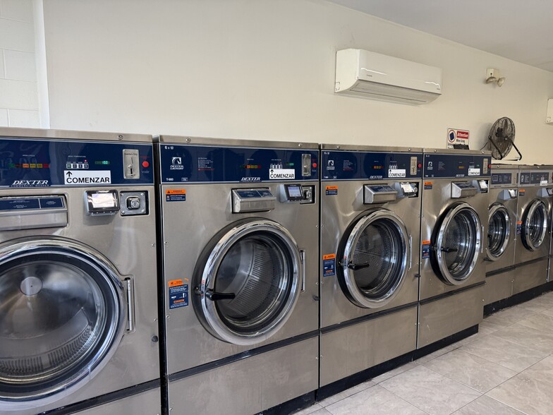 More Photos Of 721 W Blackstock Rd, Spartanburg Carwash For Sale