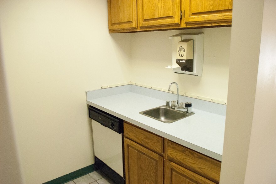 More Photos Of 11901-12201 Industry Way, Anchorage Unknown For Lease