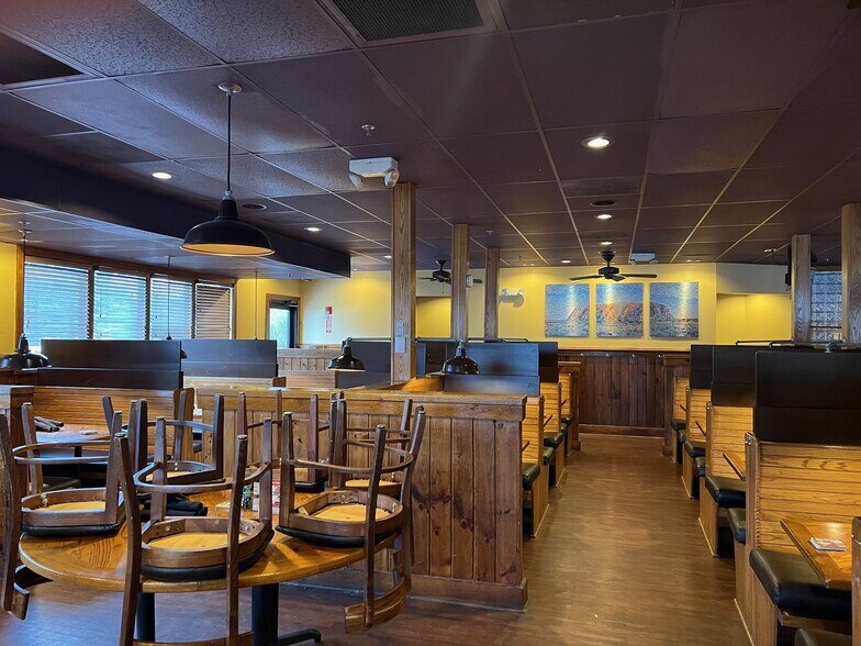 More Photos Of 3946 State Route 31, Liverpool Restaurant For Sale