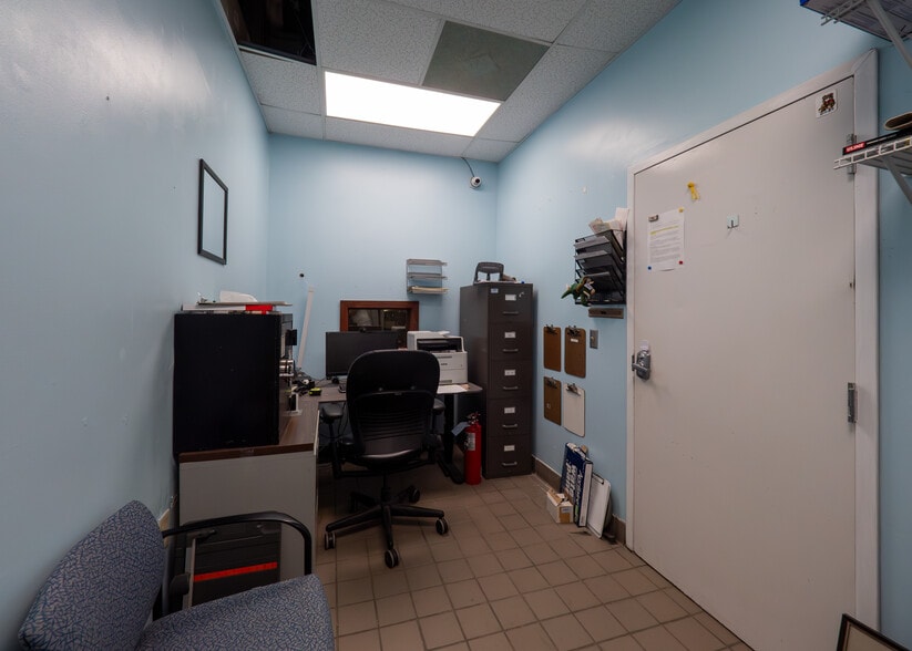 More Photos Of 2555 Bethel Rd, Columbus Freestanding For Lease