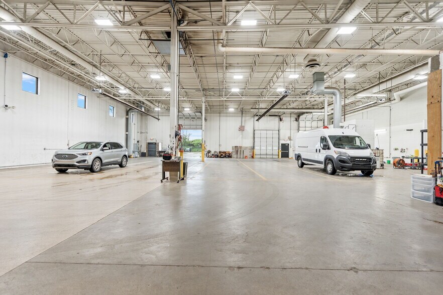 More Photos Of 2905 Lexington Ave S, Eagan Flex For Sale