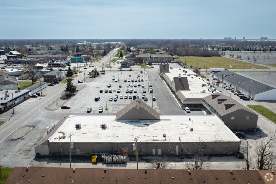 More Photos Of 4400 Heatherdowns Blvd, Toledo Storefront For Lease
