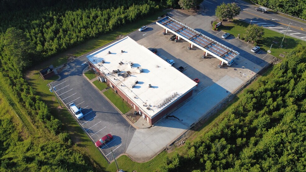 More Photos Of 5775 Phil Niekro Blvd, Flowery Branch Service Station For Lease