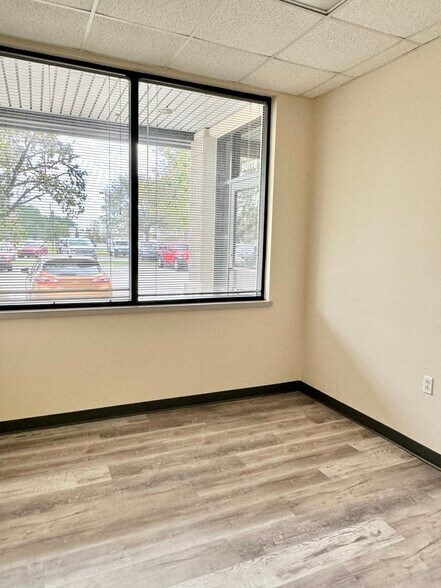 More Photos Of 130 N Gross Rd, Kingsland Medical For Sale