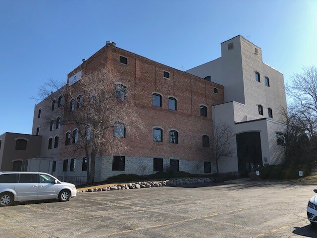 More Photos Of 2200 Riverside Dr, Green Bay Office For Lease