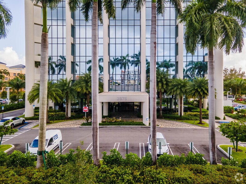 More Photos Of 2875 NE 191st St, Aventura Office For Lease