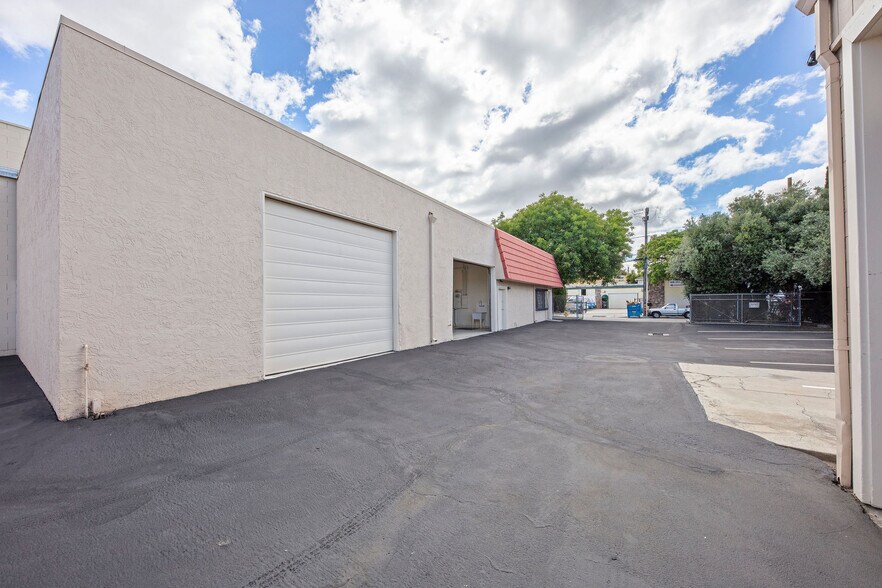 More Photos Of 75 Dillon Ave, Campbell Service For Sale