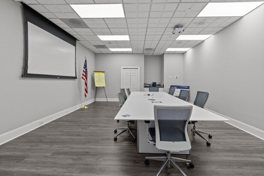 More Photos Of 147 Cedar Pointe Dr, Mooresville Research And Development For Lease