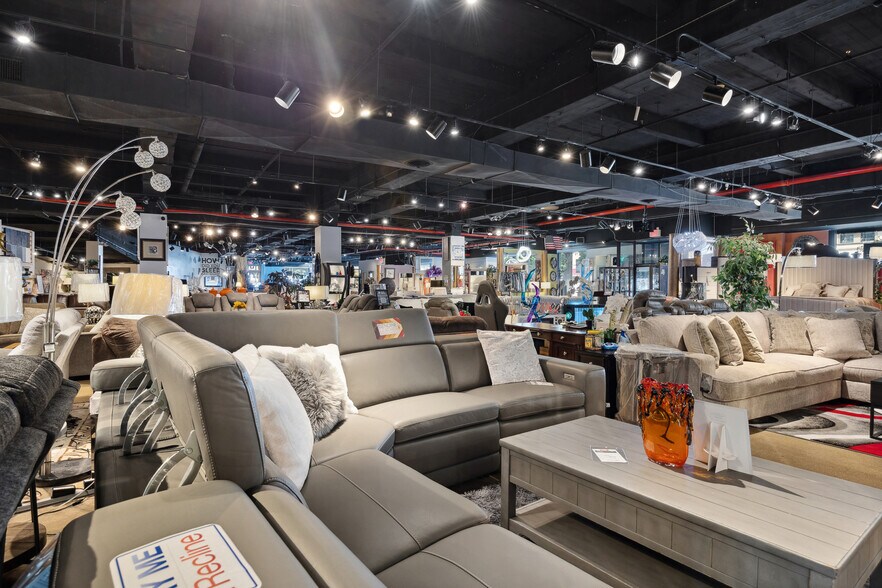 More Photos Of 2916-2926 White Plains, Bronx, NY 10467, Bronx Storefront For Lease