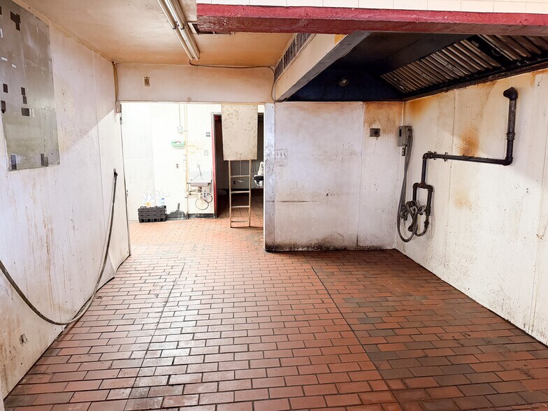 More Photos Of 2131 E 8th St, Odessa General Retail For Sale